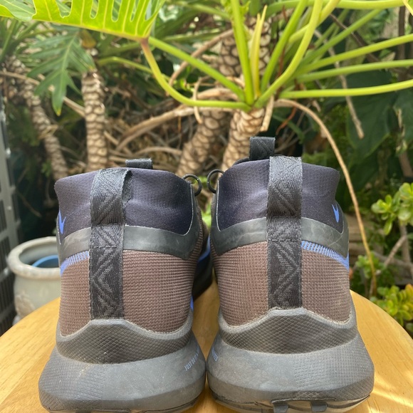 Nike Gore-Tex Men's Athletic Shoes - Picture 4 of 9